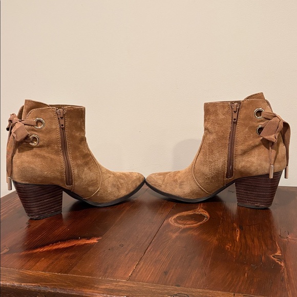 Bella Vita Elka Suede Ankle Booties Size 7.5 N - Picture 7 of 13